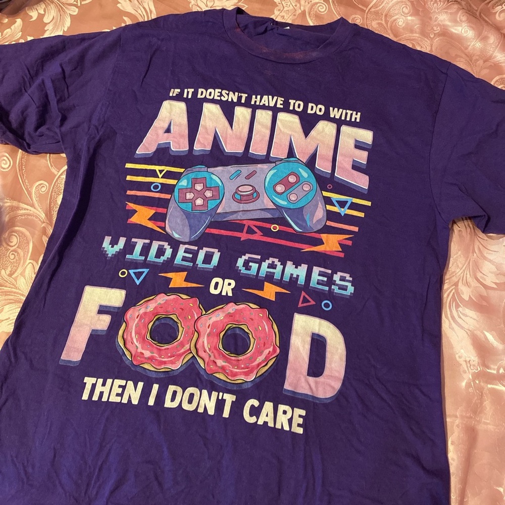 Graphic tee